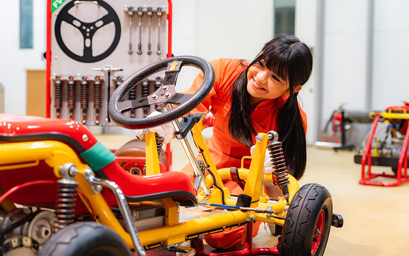 電動カート組立体験（ピット工房）